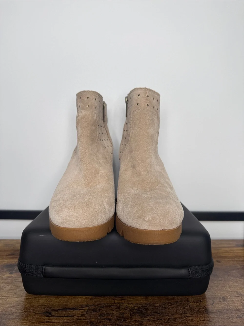 Sorel Joan Uptown Studded Sandy Suede Booties Size 10